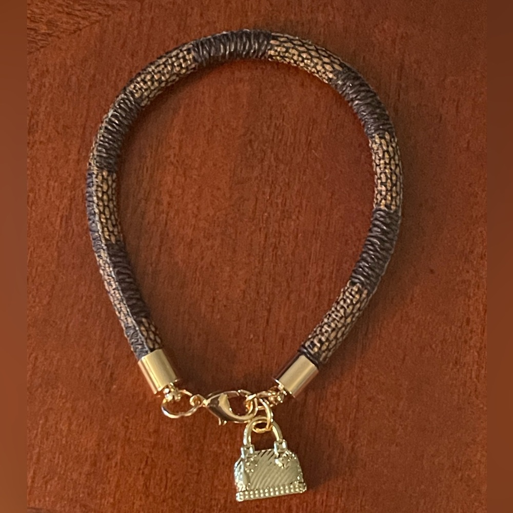 Designer Inspired Brown Checkered Gold Plated Bag Purse Charm Clasp Bracelet - Picture 9 of 10